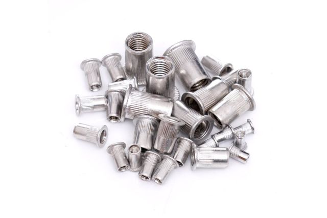 Стальные и алюминиевые заклепки 300 шт TAGRED...