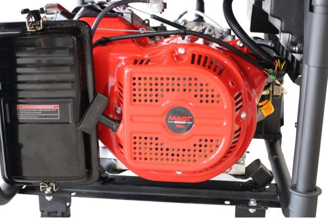 Бензиновый генератор MAST GROUP  RD10800E