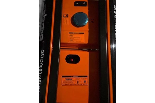 Дизельний генератор QSTRONG QST9000GFLE