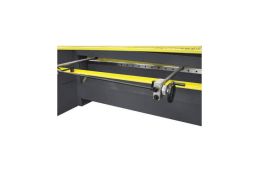 Механические гильотинные ножницы CORMAK 3x2050