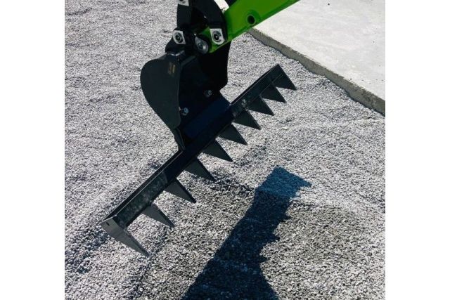 Міні-екскаватор Zipper ZI-MBGS600