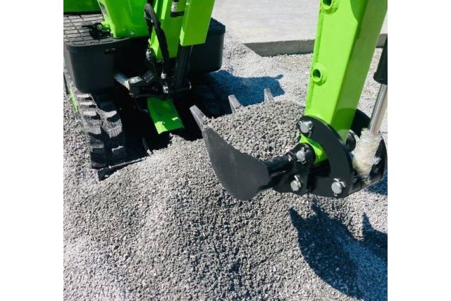 Міні-екскаватор Zipper ZI-MBGS600