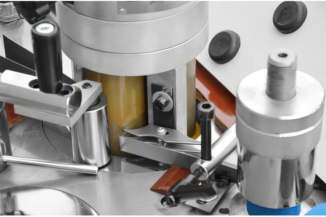 Кромкооблицовочный станок CORMAK EBM360B