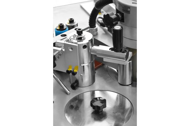 Кромкооблицювальний верстат CORMAK EBM360B