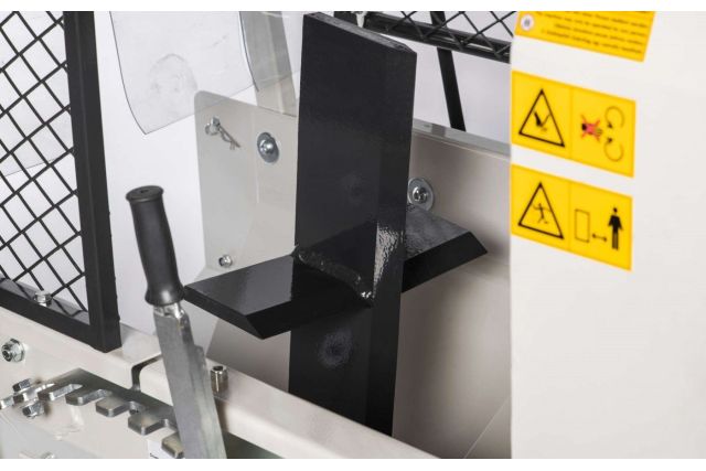 Напівавтоматична машина для різання і розколу...