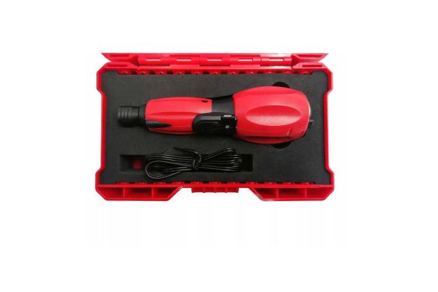 Аккумуляторная отвертка с набором бит Bass...