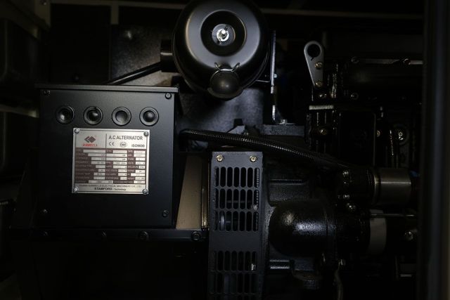 Дизельный генератор UNIVERSAL UND-YD 22 KVA