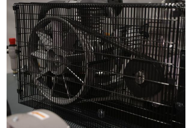 Компресор поршневий WALTER GK 630-4,0/270 P