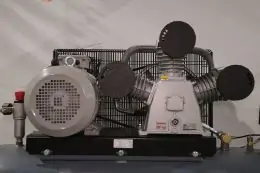 Компресор поршневий WALTER GK 880-5,5/270 P 3