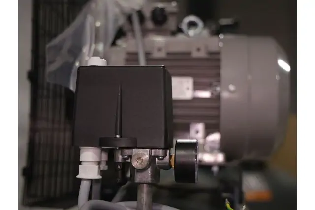 Компрессор поршневой WALTER GK 880-5,5/500 P 6