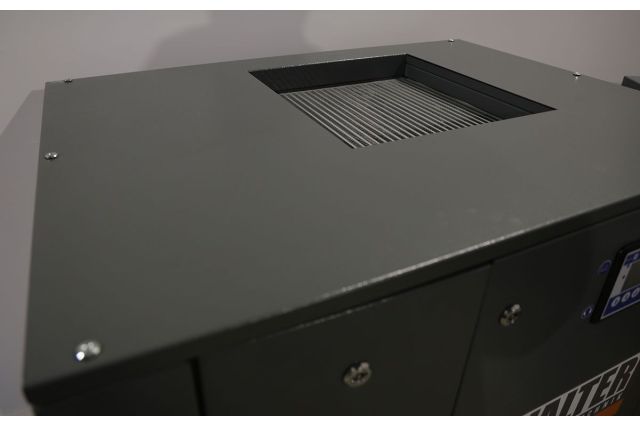 Винтовой компрессор с ременным приводом и...