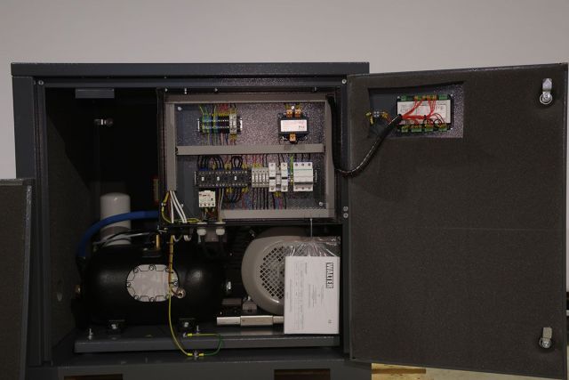 Гвинтовий компресор з ремінним приводом WALTER...