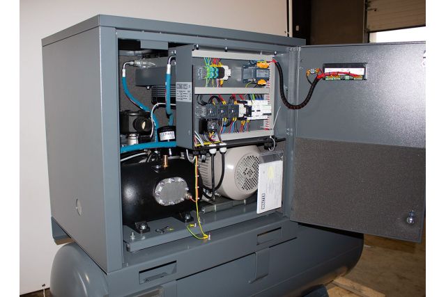 Гвинтовий компресор з ремінним приводом WALTER...