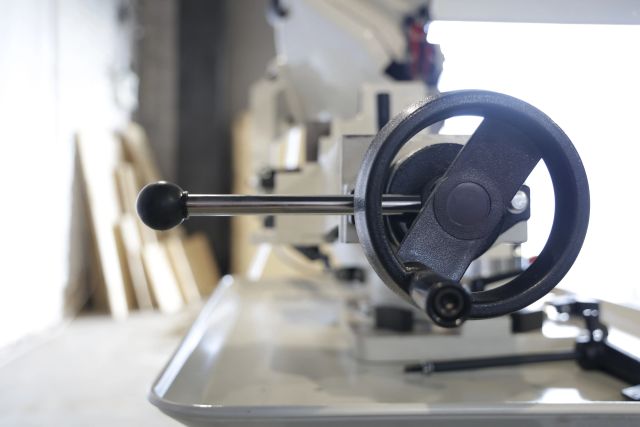 Ленточная пила MAST G712R