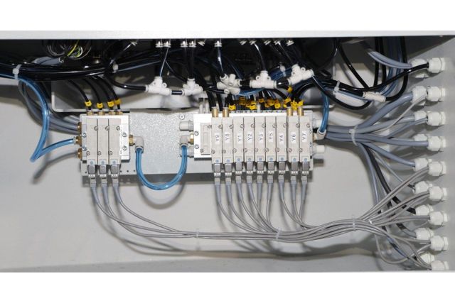 Автоматичний кромкооблицювальний верстат...