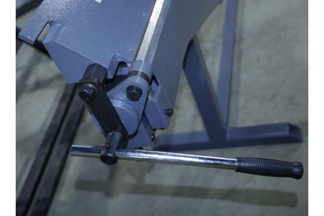 Листогибочный станок MAST BSM-2540