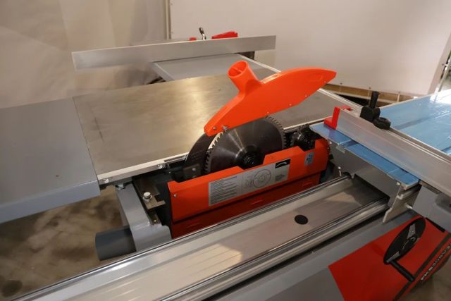 Форматно-раскройный станок Holzmann...