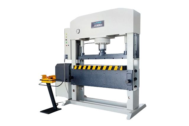 Гідравлічний прес з столом LFSS AT 1520-150