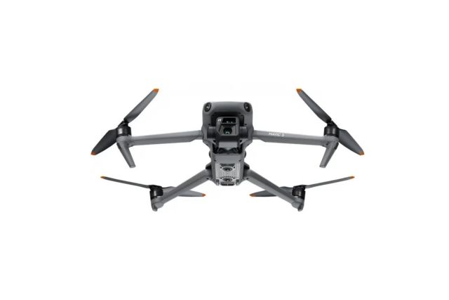 Квадрокоптер DJI Mavic 3