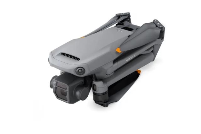 Квадрокоптер DJI Mavic 3