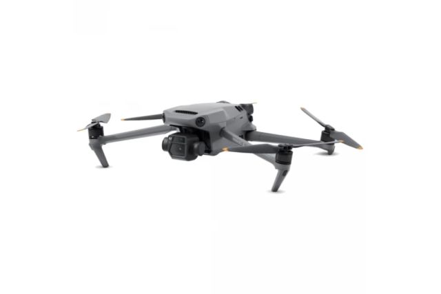 Квадрокоптер DJI Mavic 3 Fly More Combo