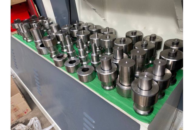 Гидравлические пресс-ножницы MAST Metalltechnik...