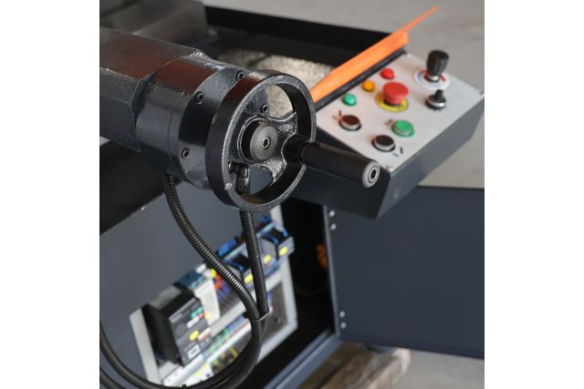 Полуавтоматическая ленточная пила DISPA MAKINA...