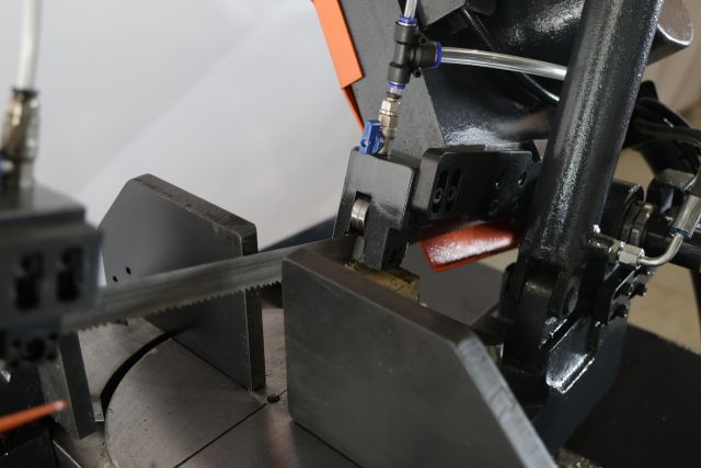 Напівавтоматична стрічкова пилка DISPA MAKINA...