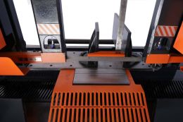 Напівавтоматична двохколонна стрічкова пилка DISPA MAKINA D-Y 550