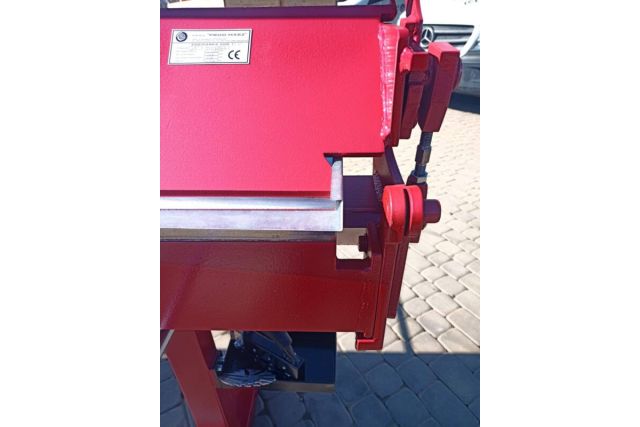 Листозгинальний верстат RED PLUS 2700/0,8/160