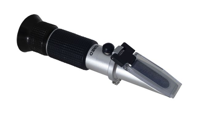 Рефрактометр для вимірювання експлуатаційних...