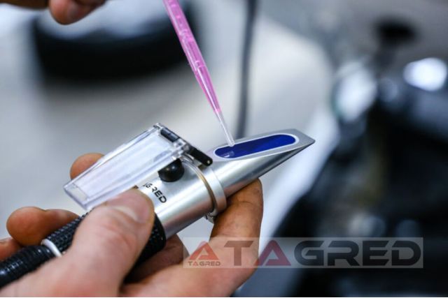 Рефрактометр для вимірювання експлуатаційних...