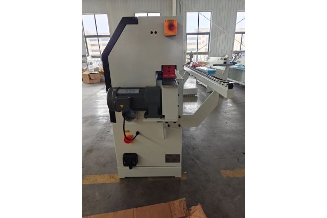 Кромкооблицовочный станок MAST Holztechnik K306