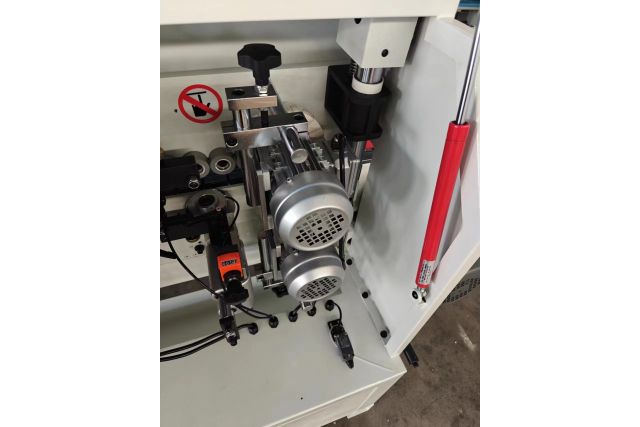 Кромкооблицовочный станок MAST Holztechnik K306Р