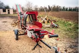 Полуавтоматическая машина для резки и раскола дров Brugger SA38 1