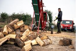 Напівавтоматична машина для різання і розколу дров Brugger SA38