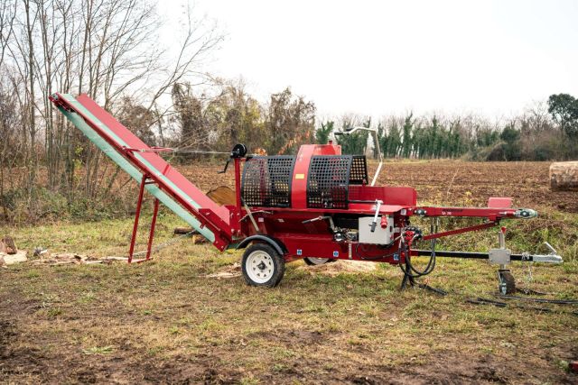 Напівавтоматична машина для різання і розколу...