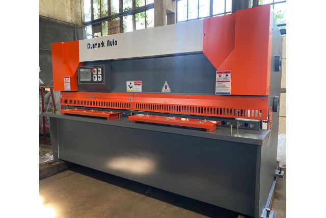 Гідравлічні гільйотинні ножиці DURMARK...