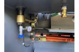 Гідравлічні гільйотинні ножиці DURMARK QC11K-6X2500