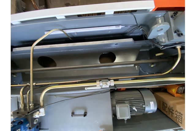 Гідравлічні гільйотинні ножиці DURMARK...