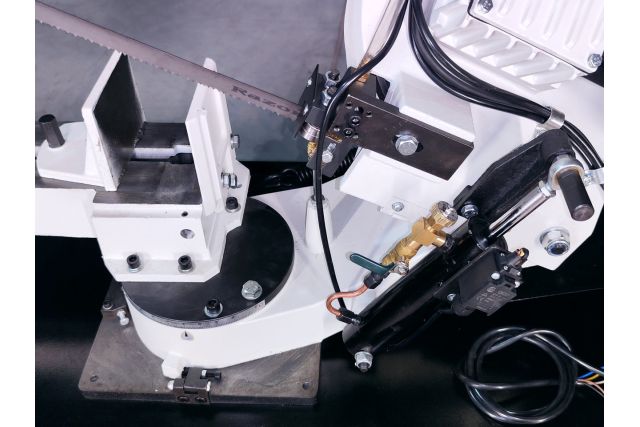 Стрічкова пила по металу MAST Metalltechnik...