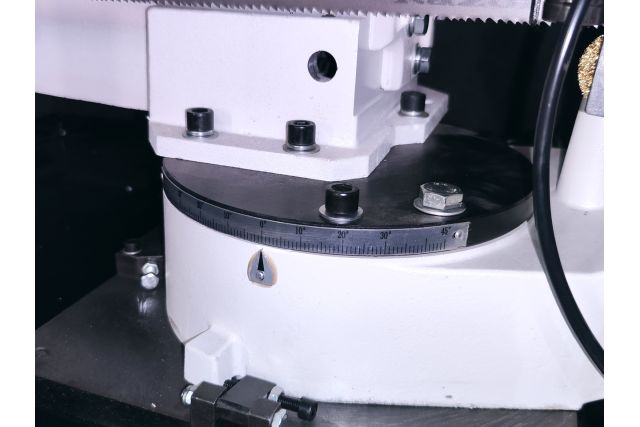 Ленточная пила по металлу MAST Metalltechnik BS...