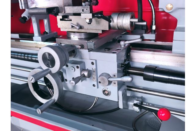 Токарный станок по металлу Holzmann ED1000SMART