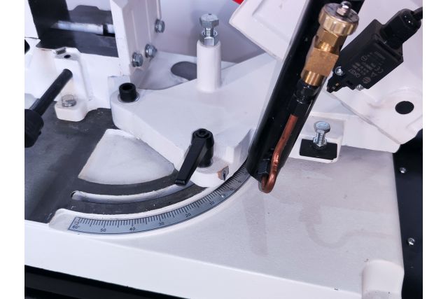 Стрічкова пила по металу MAST Metalltechnik...