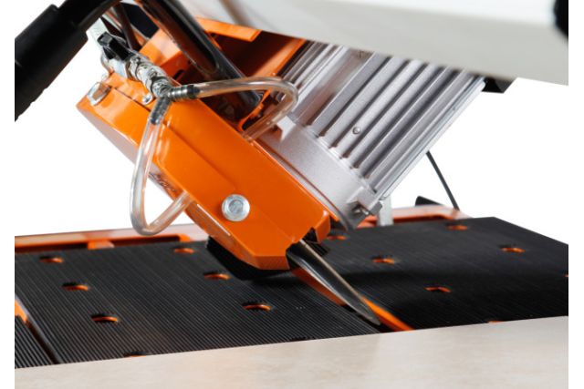 Плиткорізний верстат Gölz TS250