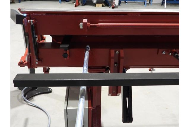 Електромеханічний листозгинальний верстат ZGH...