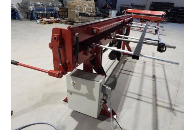 Електромеханічний листозгинальний верстат ZGH...