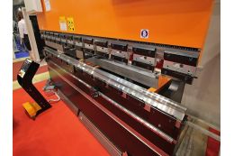 Гідравлічний листозгинальний прес з ЧПК VARTEK 2600x135 Advance Form