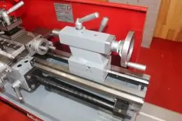 Токарно-гвинторізний верстат Holzmann ED 400FD 5