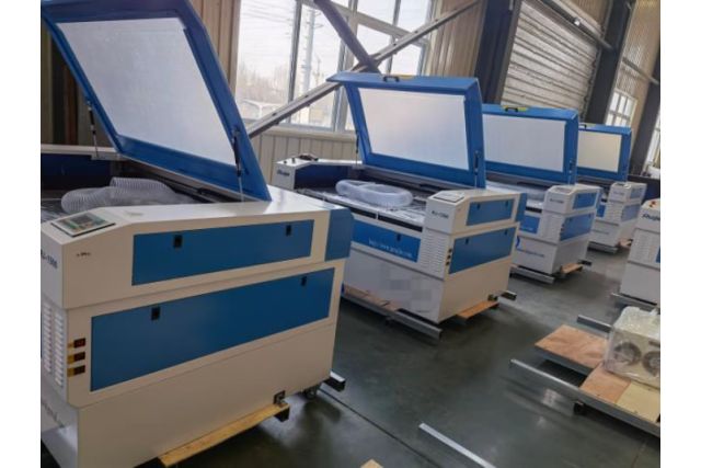 Машина для лазерной гравировки и резки MAST...